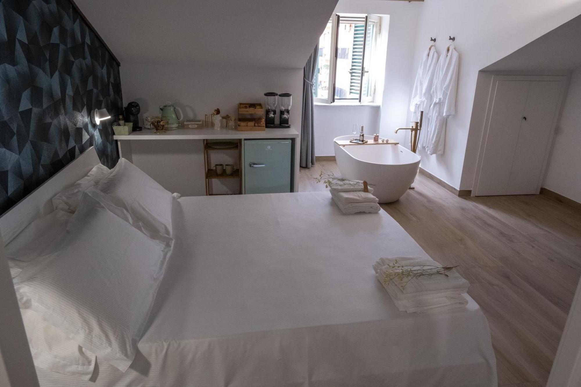 Coraline Deluxe Rooms Castellammare di Stabia Dış mekan fotoğraf